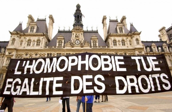 Le-nombre-d-agressions-homophobes-a-fortement-augmente-en-2012-selon-SOS-homophobie_article_popin