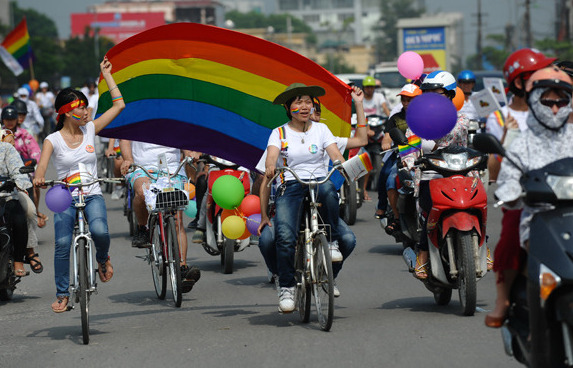 defilé-gay-pride-vietnam