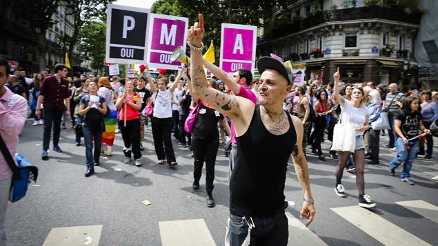 La Gay Pride De Paris Reportée En Juillet 24gay