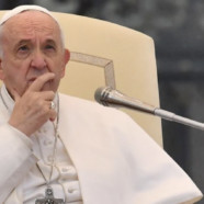 Ceux qui criminalisent l’homosexualité ont tort, selon le pape François