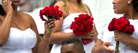 Au Brésil, un mariage de 3 femmes validé