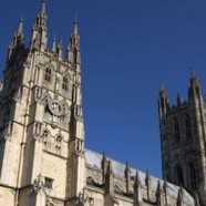 Un évèque de l’Eglise anglicane révèle pour la première fois son homosexualité