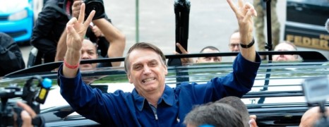 Brésil : quand Bolsonaro, l’homophobe, s’associe à Freddie Mercury