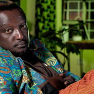Un célèbre écrivain kenyan révèle son homosexualité