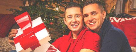 Un jeune couple polonais se met en scène pour Noël
