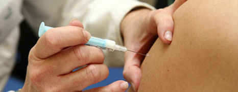 Méningite C : le vaccin recommandé aux homos