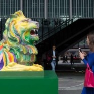 A Hong Kong, les lions arc-en-ciel de HSBC font peur