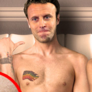 La photo de Macron avec un tatouage LGBT est un faux