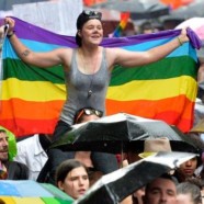 Manuel Valls annonce qu’il défilera à la gaypride de Paris