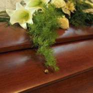 US : des pompes funèbres poursuivies pour avoir refusé d’enterrer un homosexuel