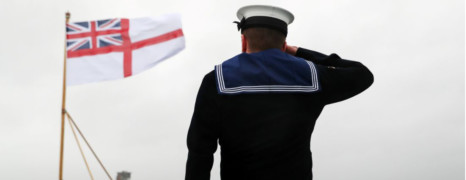 Exclu pour sa sexualité, un soldat britannique récupère sa médaille