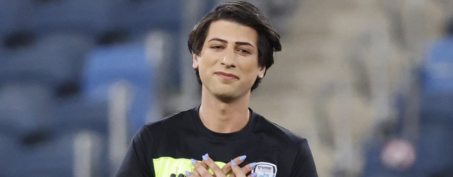 isra-l-premi-re-arbitre-de-football-transgenre-24gay